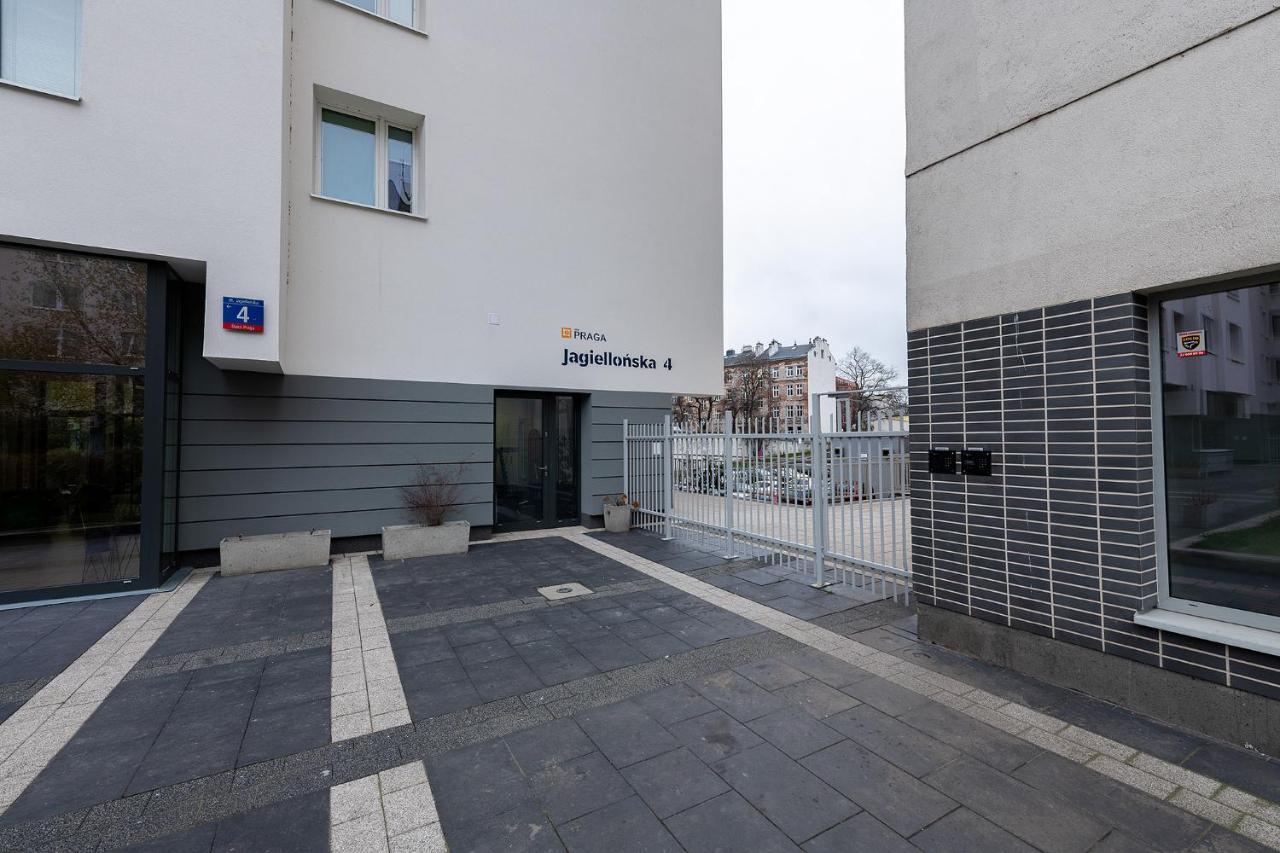 Apartament Jagiellonska 4 Prywatne Mieszkanie Z Balkonem I Bezplatnym Parkingiem 300m Od Stadionu Narodowego Samodzielne Zameldowanie! Self Check-in System! Warszawa